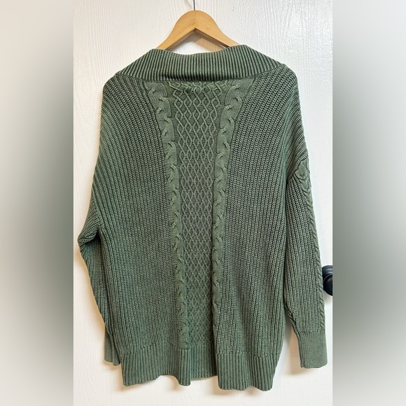 Aerie Oversized Chunky Cable Knit V-Neck Sage Green Sweater Size Large NWT - Picture 5 of 7